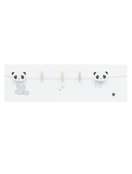Bord in wit hout met wasknijpers en panda motief